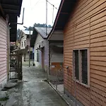 Wogoxette Upstairs, A Private Kampung Stay In Cameron Highlands