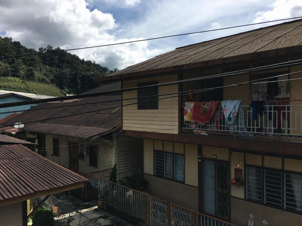 Wogoxette Upstairs, A Private Kampung In